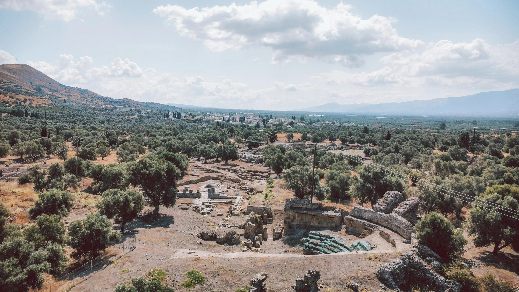 De Messarávlakte - olijfgaarden, kleine dorpen en veel landbouw