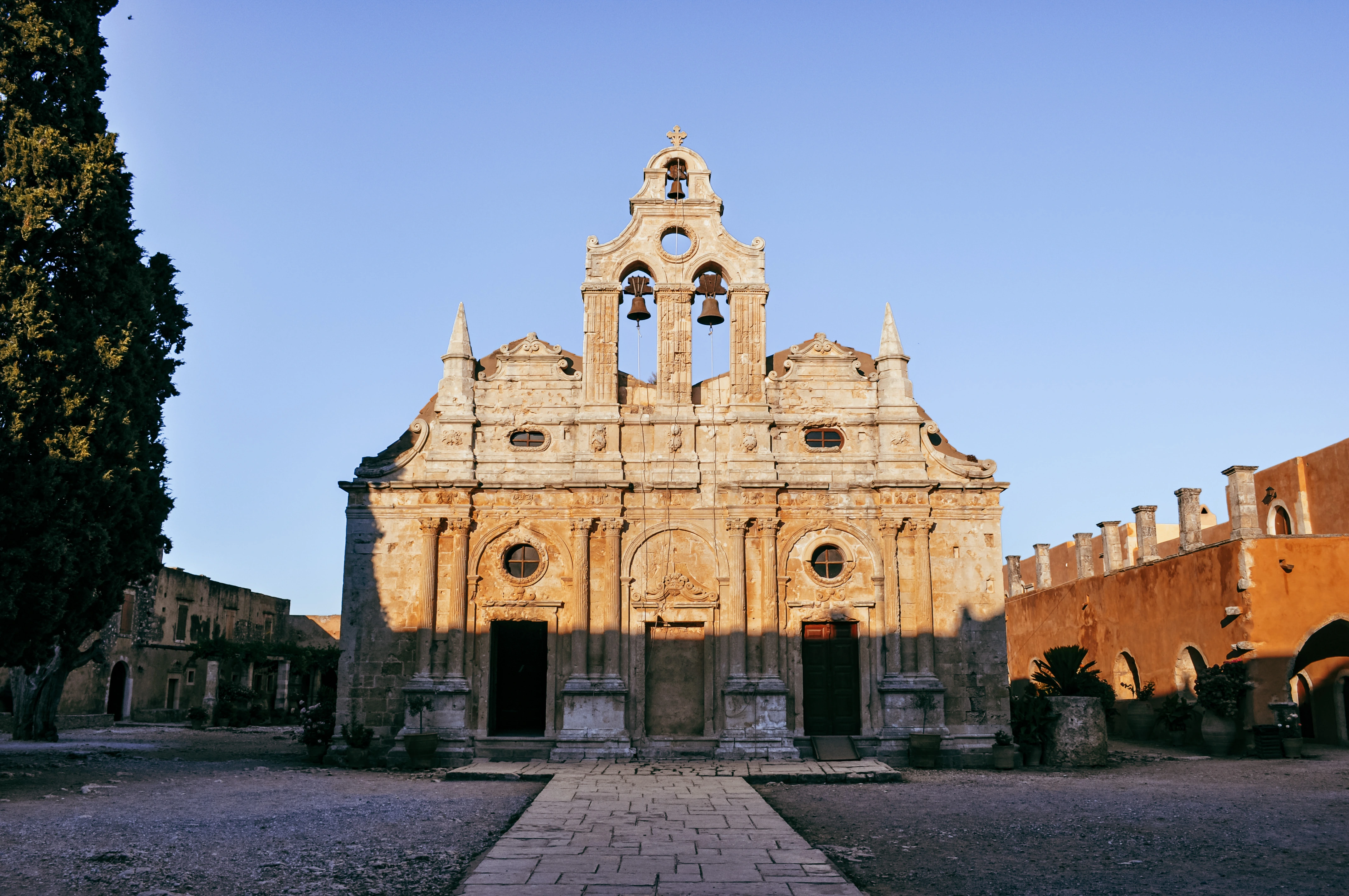De mooiste kloosters van Kreta: een gids langs rust, geschiedenis en uitzicht